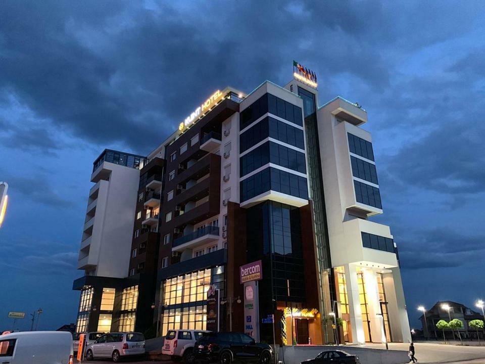 Kuint Hotel Peć Exterior foto
